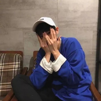 2023孤独颓废一个人的男生头像(共20张)