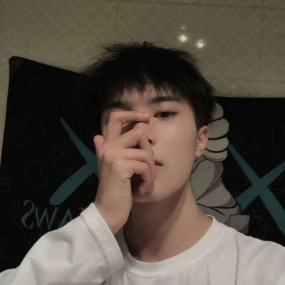 2023孤独颓废一个人的男生头像(共20张)