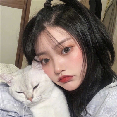 2023最新陌陌女生性感头像图片大全(共22张)