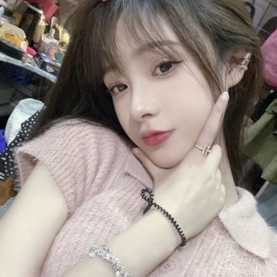 高清好看的2223最新头像女意境图片(精选20张)