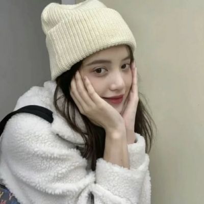 高清好看的2223最新头像女意境图片(精选20张)