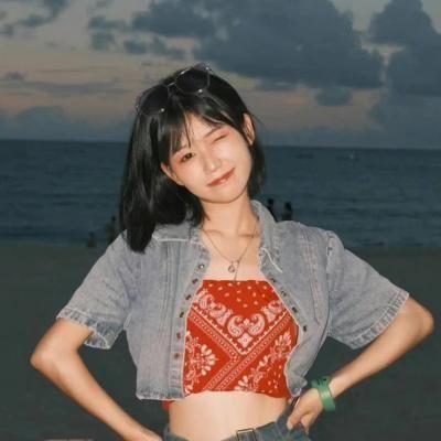 高清好看的2223最新头像女意境图片(精选20张)