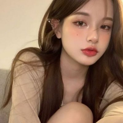 高清好看的2223最新头像女意境图片(精选20张)