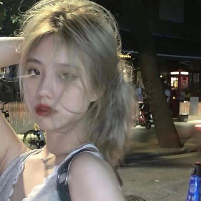 高清好看的2223最新头像女意境图片(精选20张)