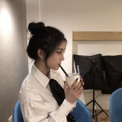 微信姐妹头像一人一张(精选16张)