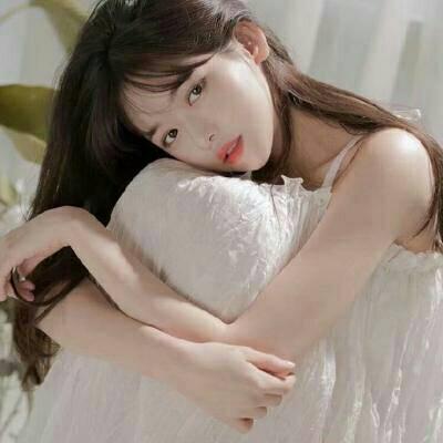 稀有头像女生真人小众高清图片(20张)