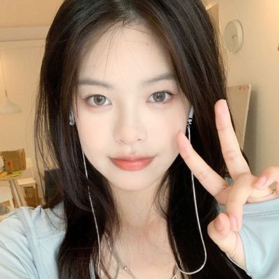 稀有头像女生真人小众高清图片(20张)