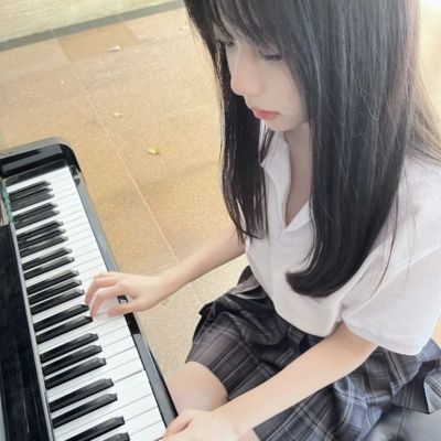 稀有头像女生真人小众高清图片(20张)