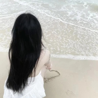 小清新唯美2023背影女生键盘头像(共24张)