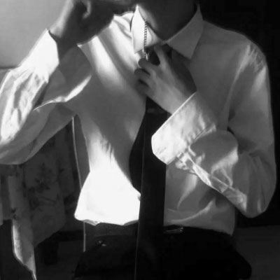 男头像黑白高冷头像(优选20张)