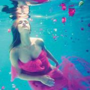 水下穿裙子的女生唯美头像(精选20张)