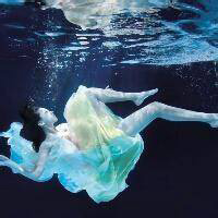 水下穿裙子的女生唯美头像(精选20张)