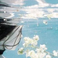水下穿裙子的女生唯美头像(精选20张)
