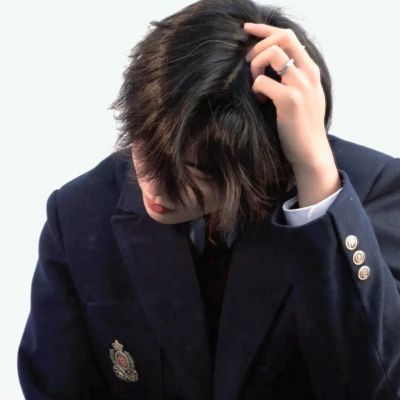 2023最颓废头像(优选22张)