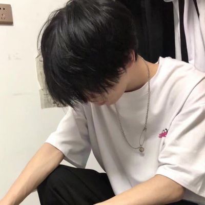 2023最颓废头像(优选22张)