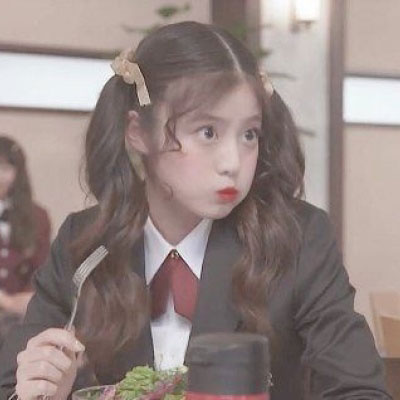 高清可爱美女卖萌天真的头像(优选20张)