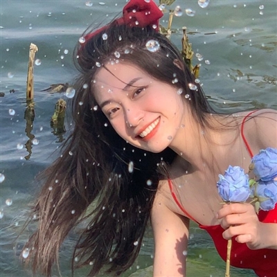 个性女孩头像图片(18张)