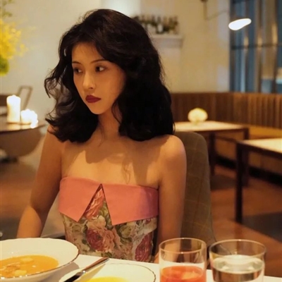 高清好看的复古风意境女生头像图片(精选22张)