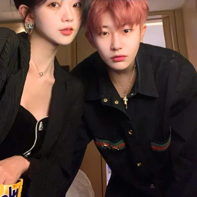 最新版浪漫又很纯情的情头大全(共24张)