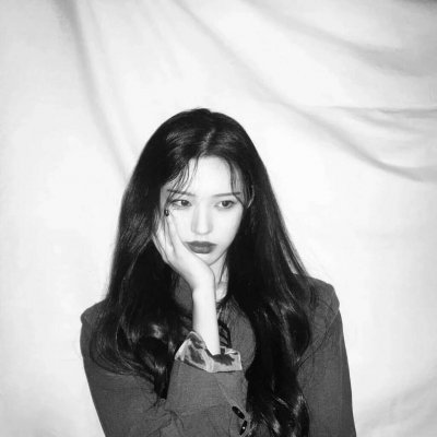 高清好看的高冷霸气黑白女王范头像图片(18张)