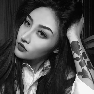 高清好看的高冷霸气黑白女王范头像图片(18张)