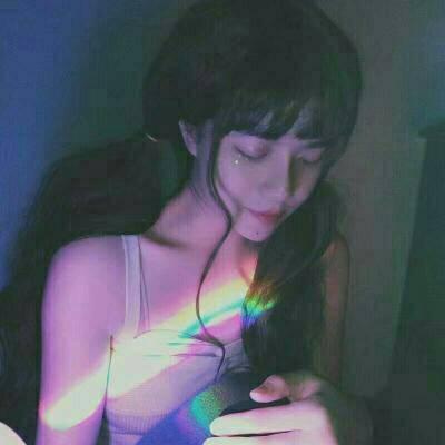 网红霓虹灯女生头像(优选20张)