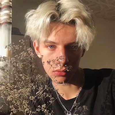 帅气的欧美男生qq头像(优选22张)