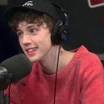 帅气的欧美男生qq头像(优选22张)