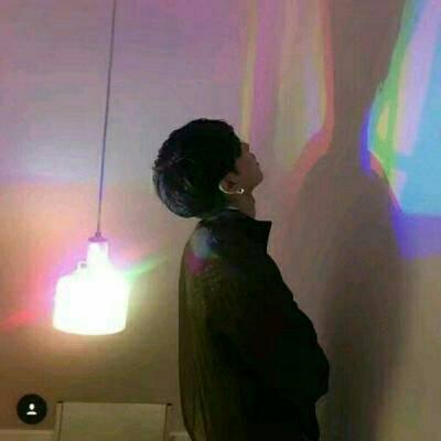 qq伤感欧美男头像大全(共20张)