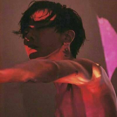 qq伤感欧美男头像大全(共20张)