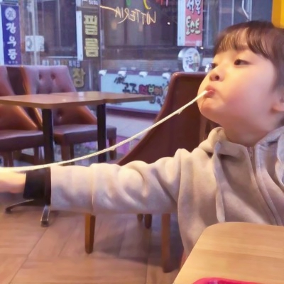 萌娃闺蜜头像一人一张(32张)