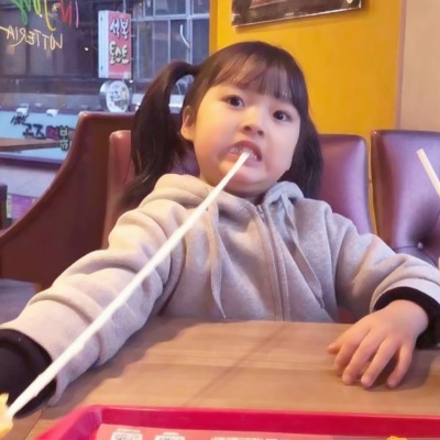 萌娃闺蜜头像一人一张(32张)