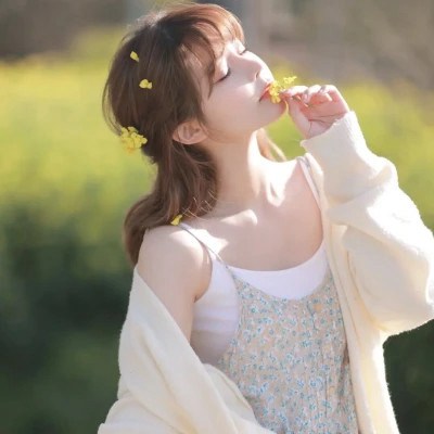 2023最好看的女生微信头像(共24张)