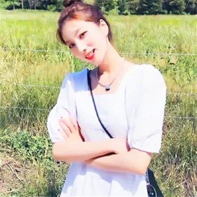 2023年最潮最火女生头像图片(24张)