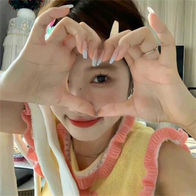 2023年小女生头像(共26张)