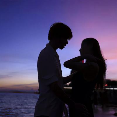 好看情侣头像真人高颜值一人一张(精选18张)