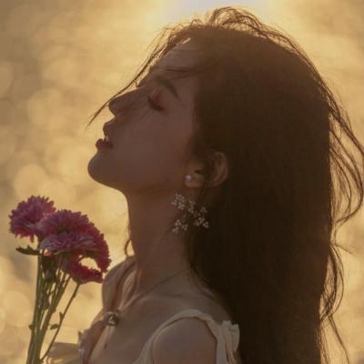 成熟时尚女士微信头像(优选22张)