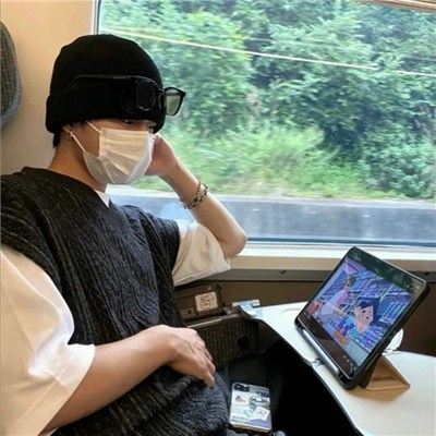 2023最潮微信男头像图片(24张)