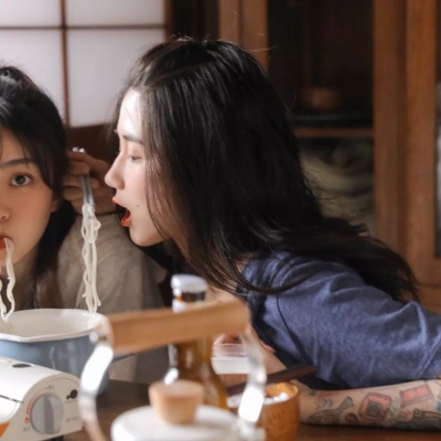 高清闺蜜头像一甜一冷图片大全(优选20张)