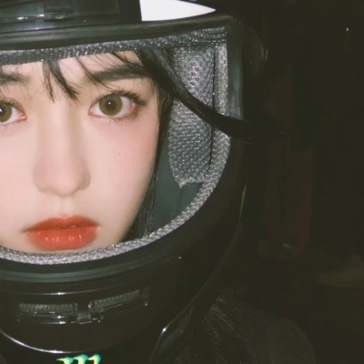 高清闺蜜头像一甜一冷图片大全(优选20张)