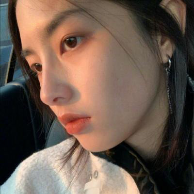 一些好看的网红女头像(优选24张)