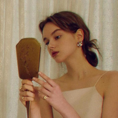 一些好看的网红女头像(优选24张)