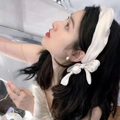 头像意境唯美女生图片(20张)