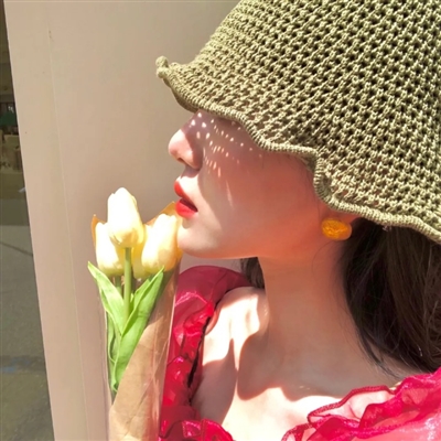 头像意境唯美女生图片(20张)