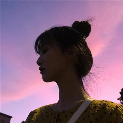 头像意境唯美女生图片(20张)