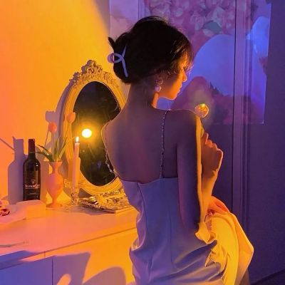 头像意境唯美女生图片(20张)