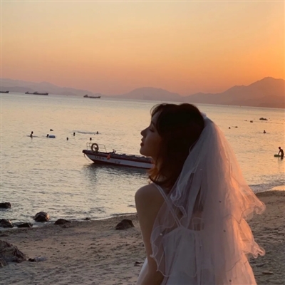 头像意境唯美女生图片(20张)