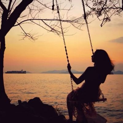 头像意境唯美女生图片(20张)