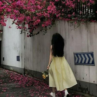 高清意境女头像图片(22张)