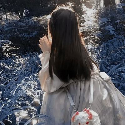 高清意境女头像图片(22张)